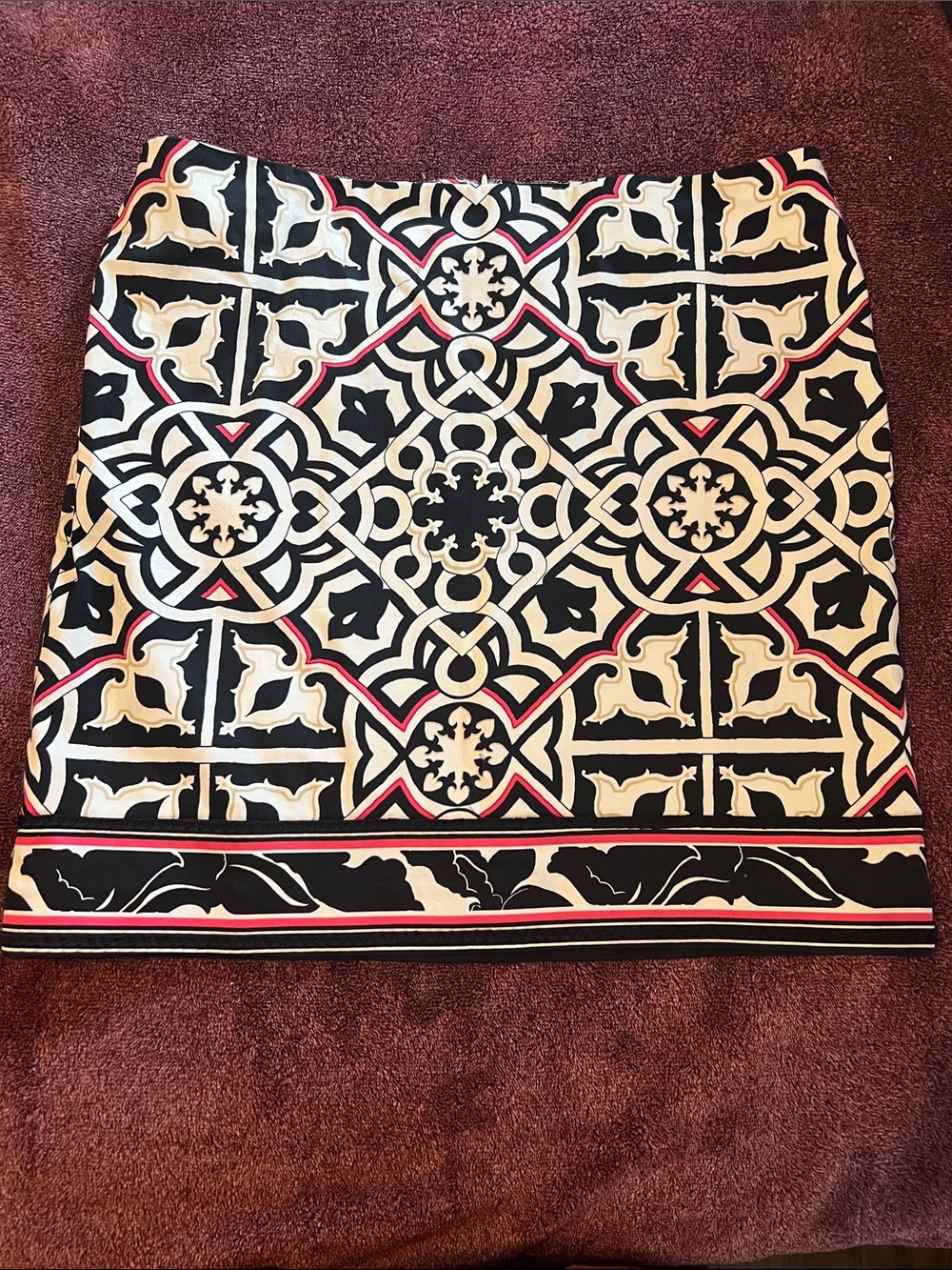 White House Black Market Black, Cream and Pink Geometric Mini Skirt